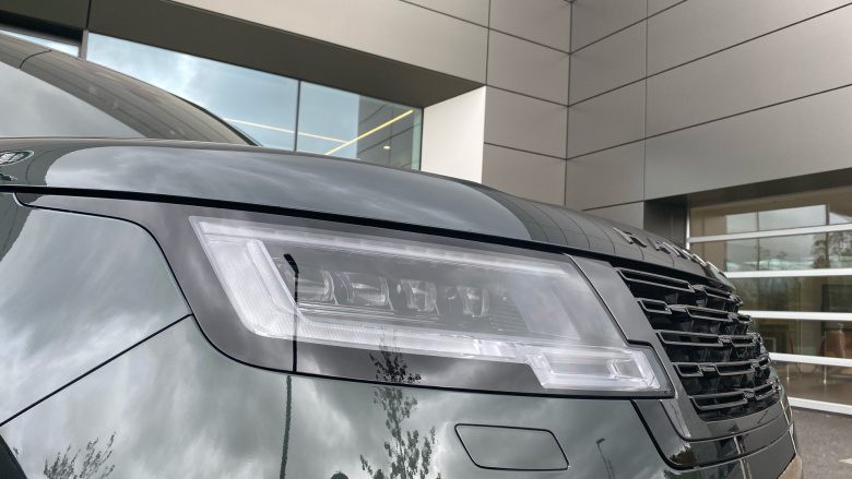 Land Rover Range Rover 3.0 D300 Edition 4dr Auto Diesel Estate